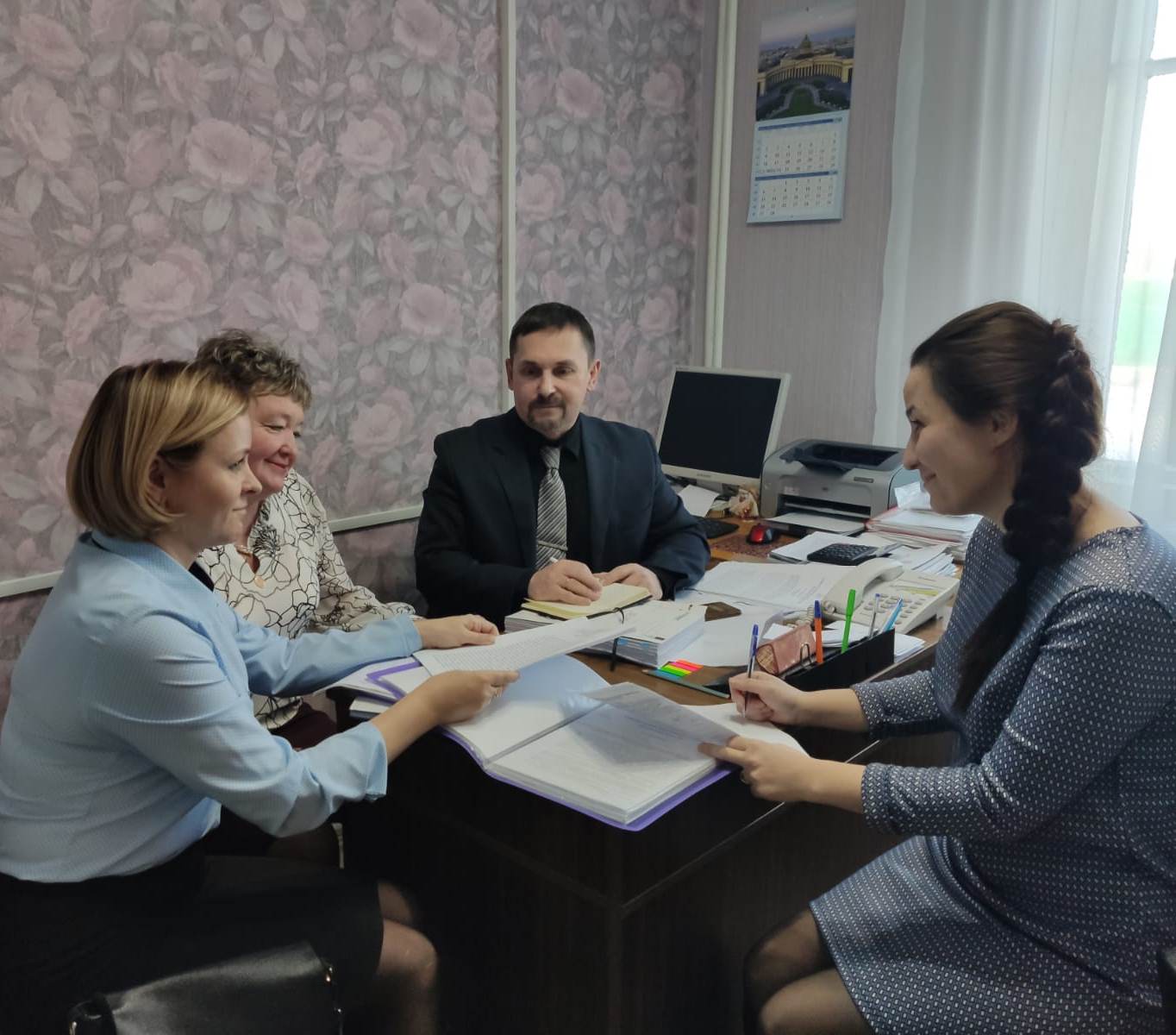 Специалисты областной комиссии оказали методическую помощь специалистам системы профилактики Лопатинского района
