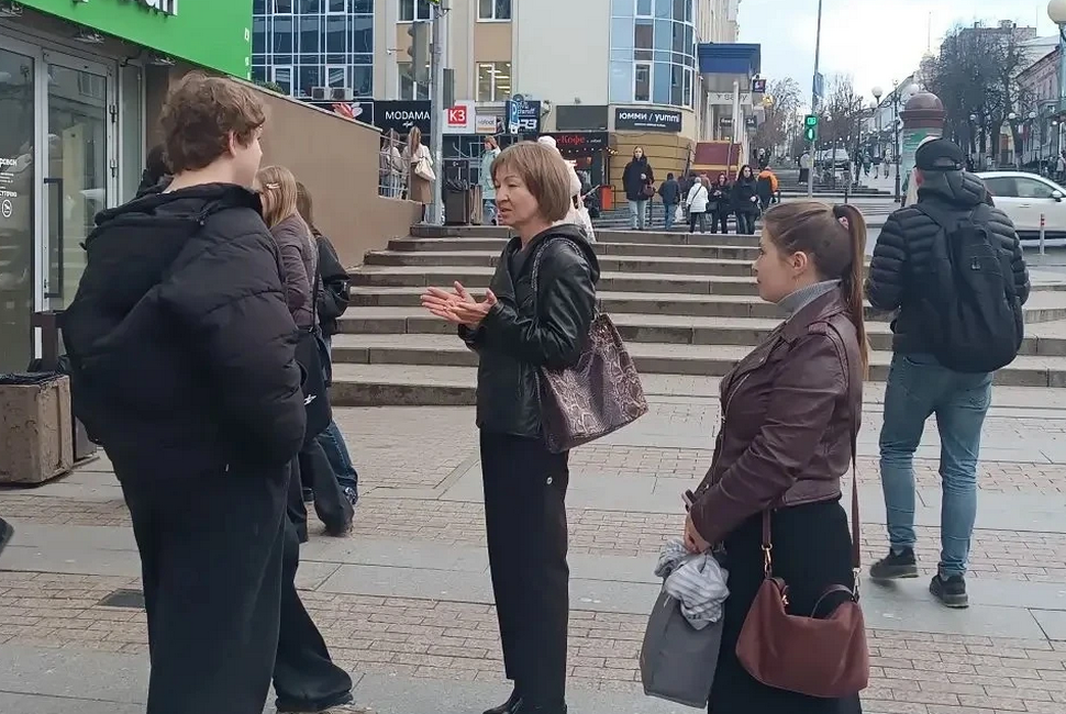На центральной улице города прошел межведомственный рейд по местам концентрации подростков