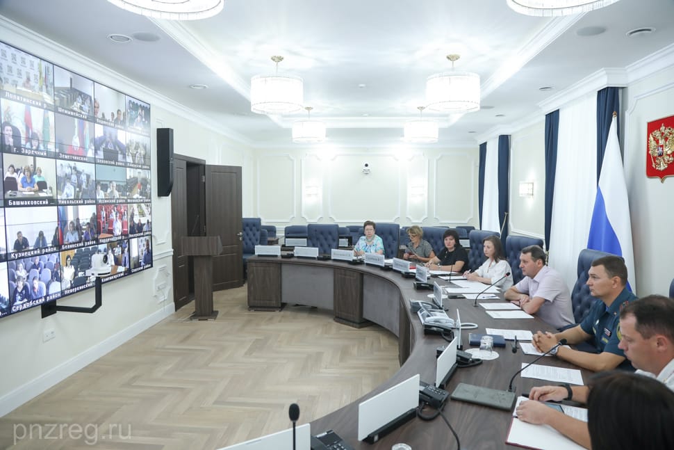 Рабочее совещание по вопросу безопасности детей в летний период