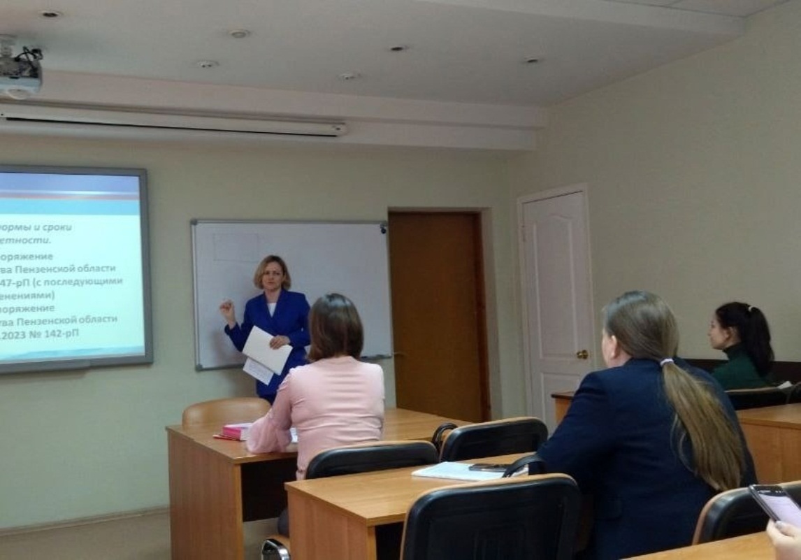 В областном правительстве состоялся семинар-практикум для специалистов КДН и ЗП