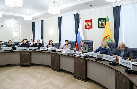 Состояние подростковой преступности в Пензенской области по итогам 2025 года и о мерах, направленных на снижение количества преступлений, совершенных подростками, обсудили на очередном заседании Комиссии по делам несовершеннолетних и защите их прав. 