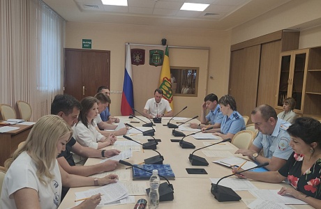В Правительстве Пензенской области состоялось очередное заседание областной комиссии по делам несовершеннолетних и защите их прав