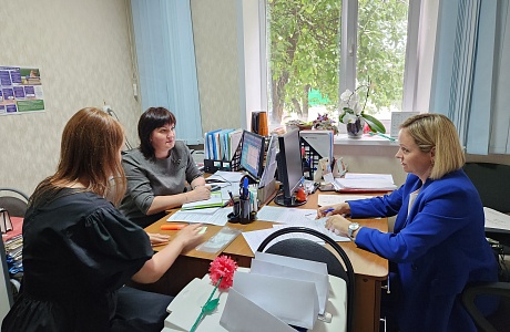 8 сентября рабочая группа областной комиссии по делам несовершеннолетних и защите их прав посетили КДН и ЗП Тамалинского района.