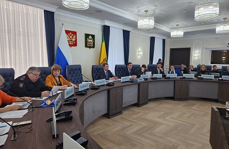21 марта в областном Правительстве под председательством Первого заместителя Председателя Правительства О.В. Ягова состоялось заседание Комиссии по делам несовершеннолетних и защите их прав Пензенской области. 
