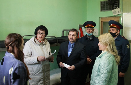 Члены рабочей группы областной комиссии посетили несовершеннолетних в пензенском СИЗО
