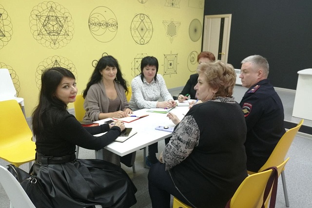 На базе центра «Не#Зависимость» в АНО «Наука и образование» прошло совещание с представителями органов системы профилактики города Пензы и Пензенской области.