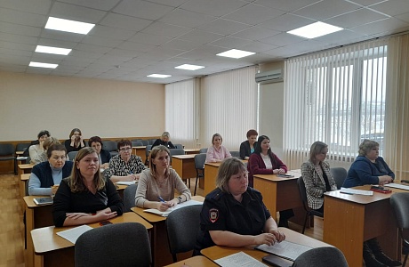 Члены областной рабочей группы комиссии по делам несовершеннолетних и защите их прав посетили КДН и ЗП Шемышейского района Пензенской области