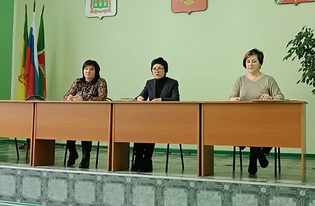 Члены областной рабочей группы комиссии по делам несовершеннолетних и защите их прав посетили КДН и ЗП Камешкирского района Пензенской области.